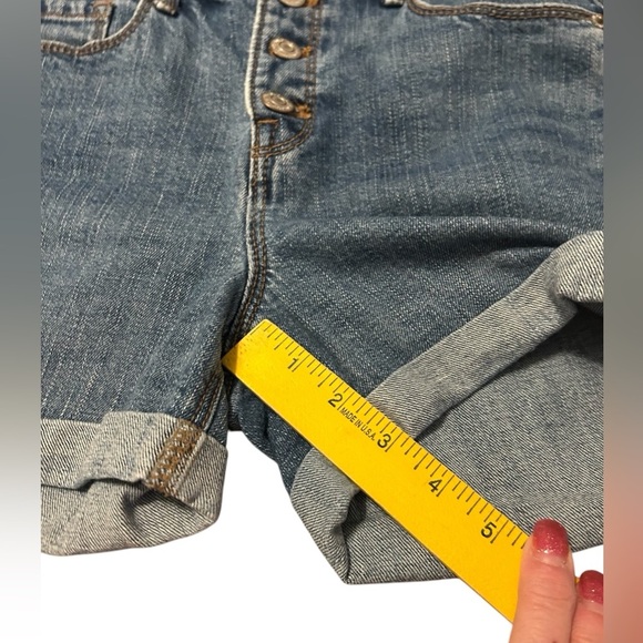 Old Navy High Rise Secret-Slim Button Fly Cuffed Women's Size 0 Blue Jean Shorts - Picture 10 of 10